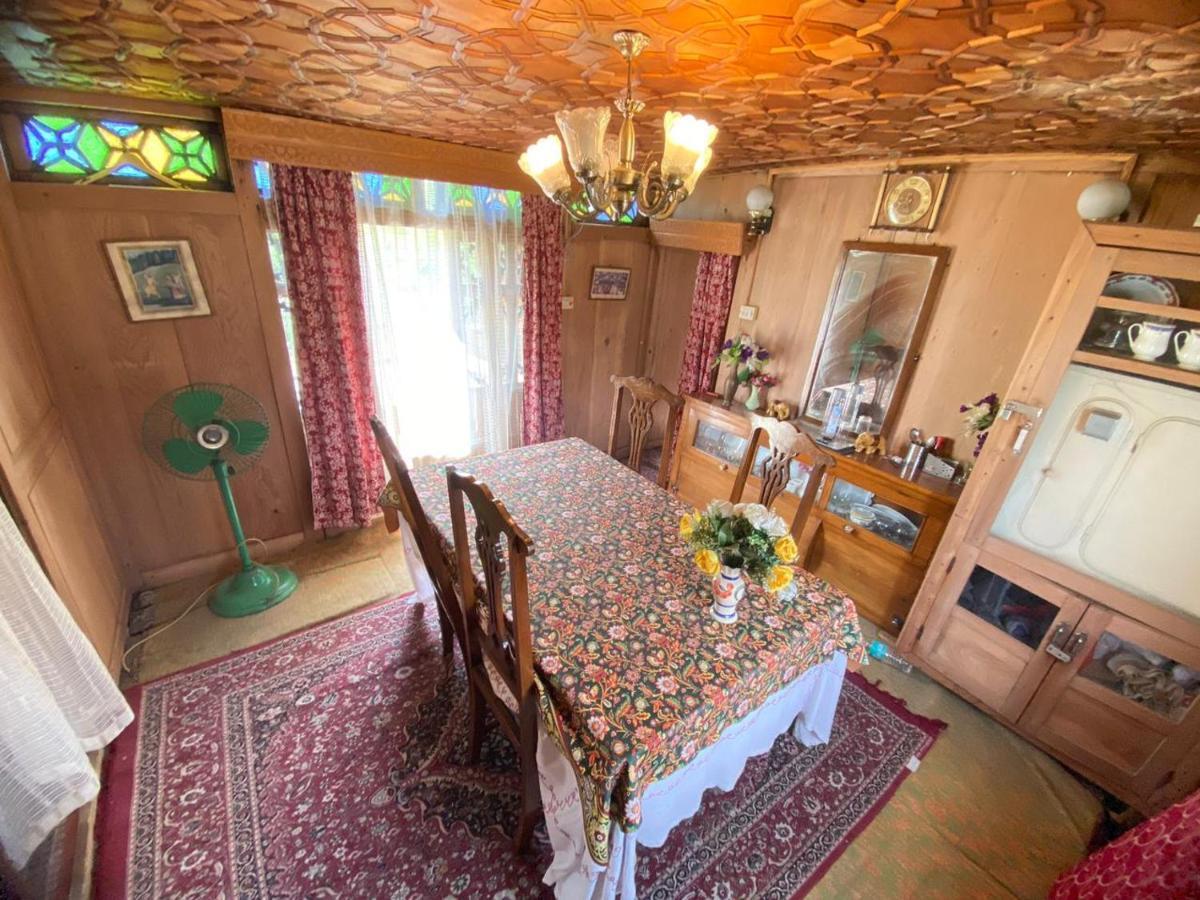 The Flostel Srinagar Zewnętrze zdjęcie